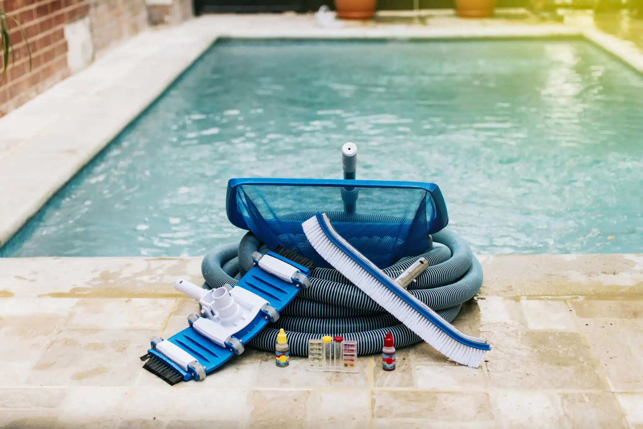 Mantenimiento y limpieza profesional de piscinas